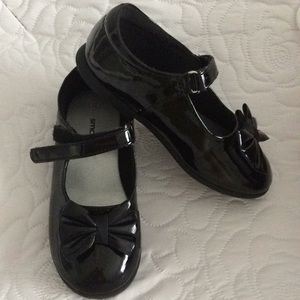 ⬇️ 25% Black Mary Jane Shoes with Bow